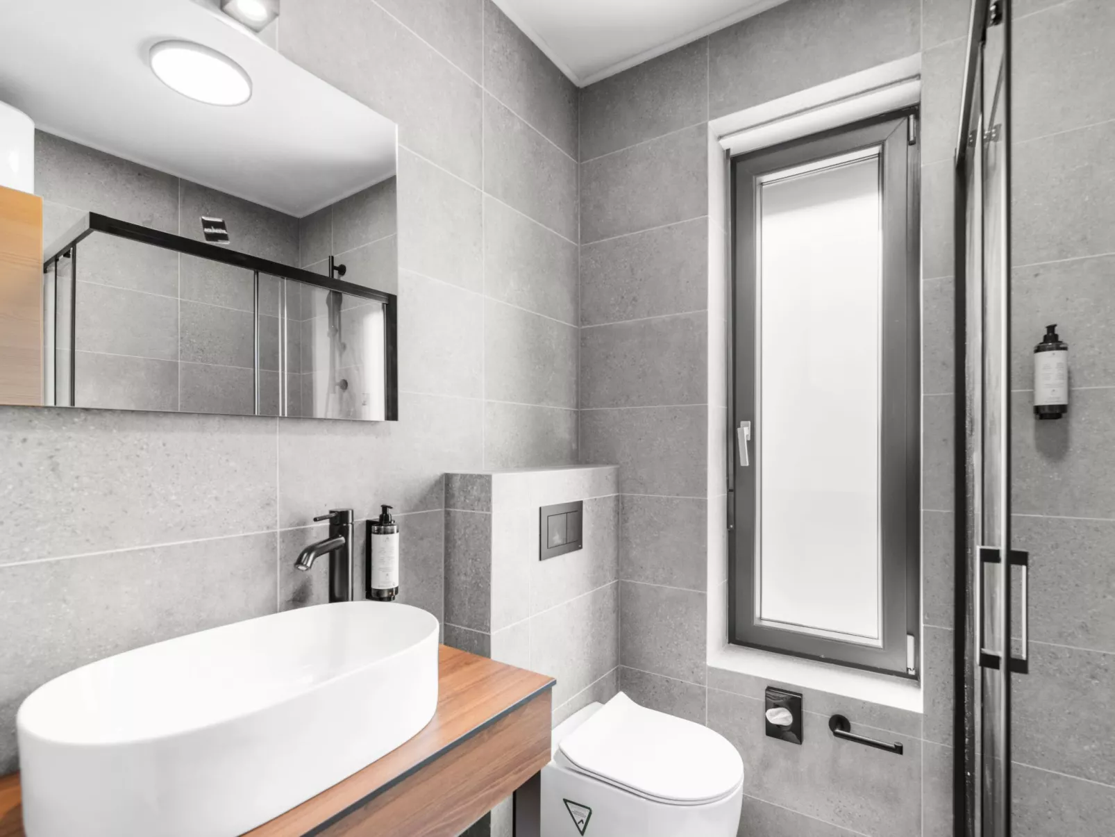 Villa Querchus Penthouse 8 partment mit Jacuzzi-Binnen