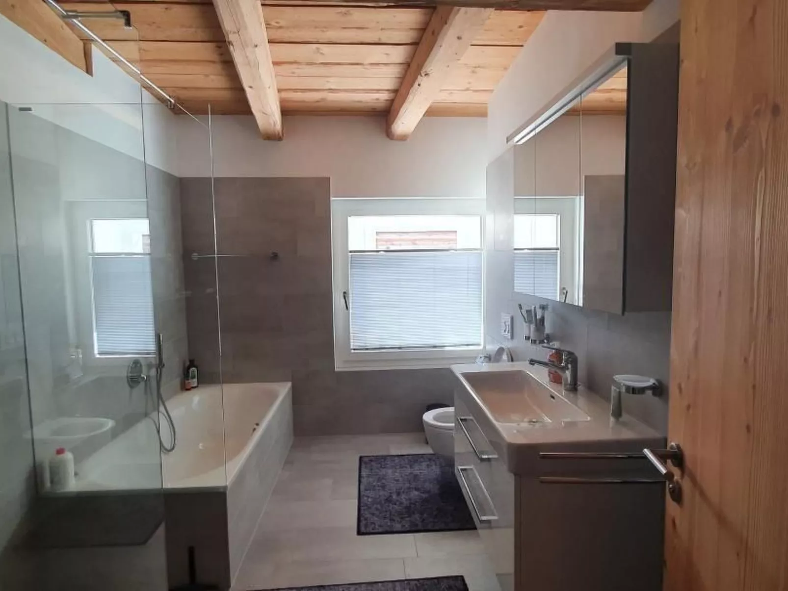 Wohnung mit atemberaubender Aussicht-Image-tags.info