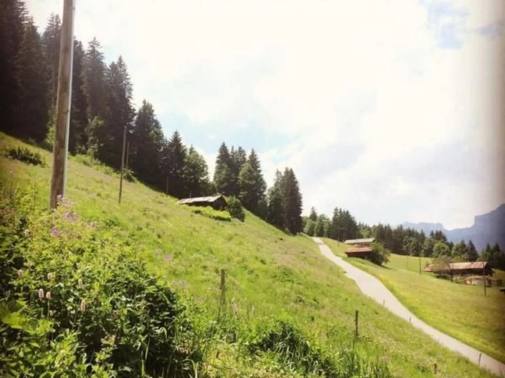 Authentisches Schweizer Alpenchalet aus dem 18. Jh.-Buiten