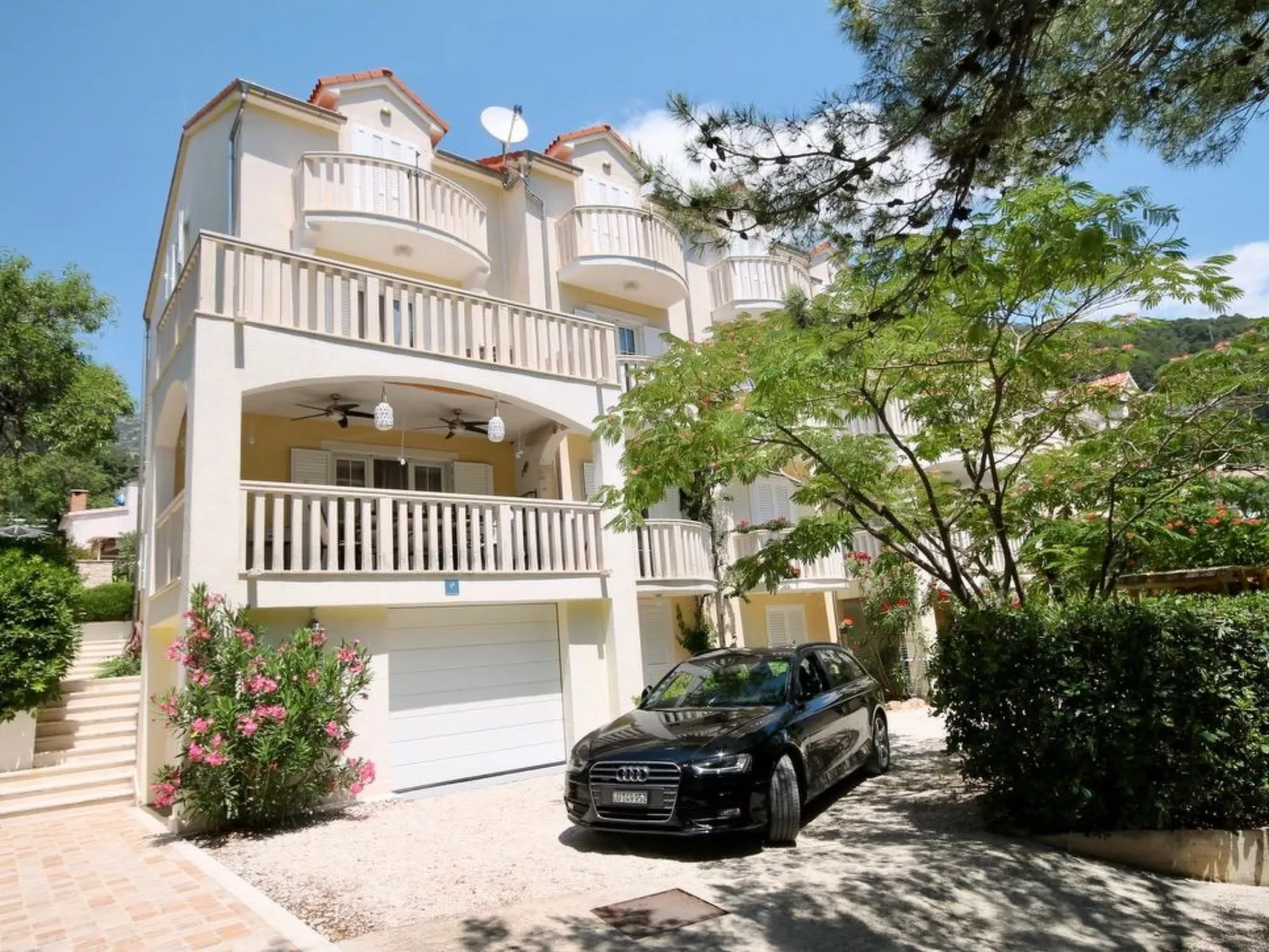 Wohnung in Bol - Buiten