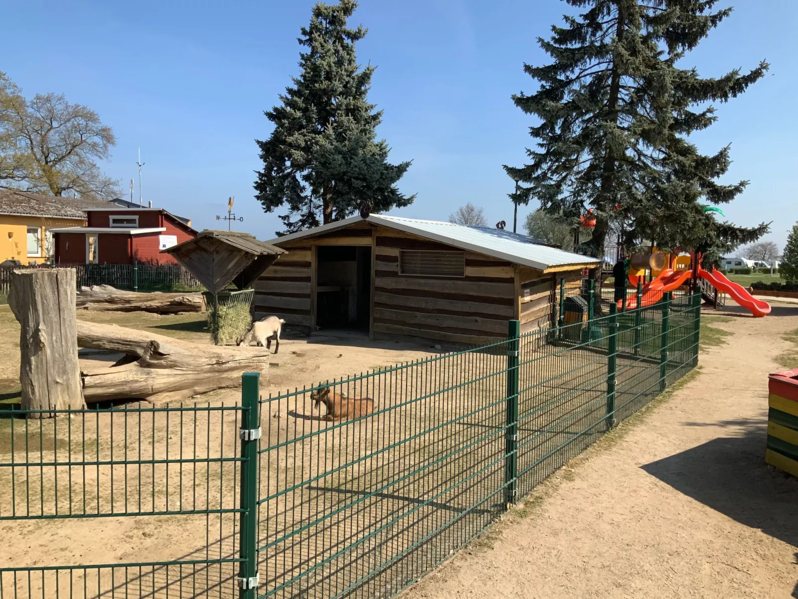 In Hoben mit Grill und Terrasse-Buiten