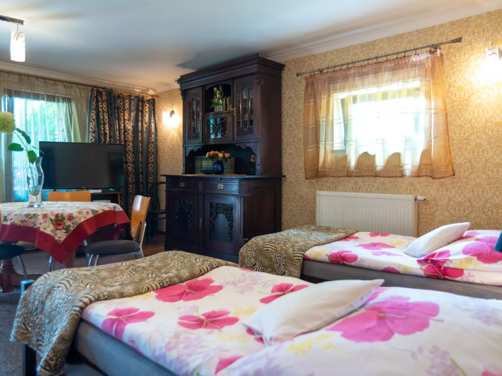 Wohnung mit Terrasse, Garten und Grill-Binnen