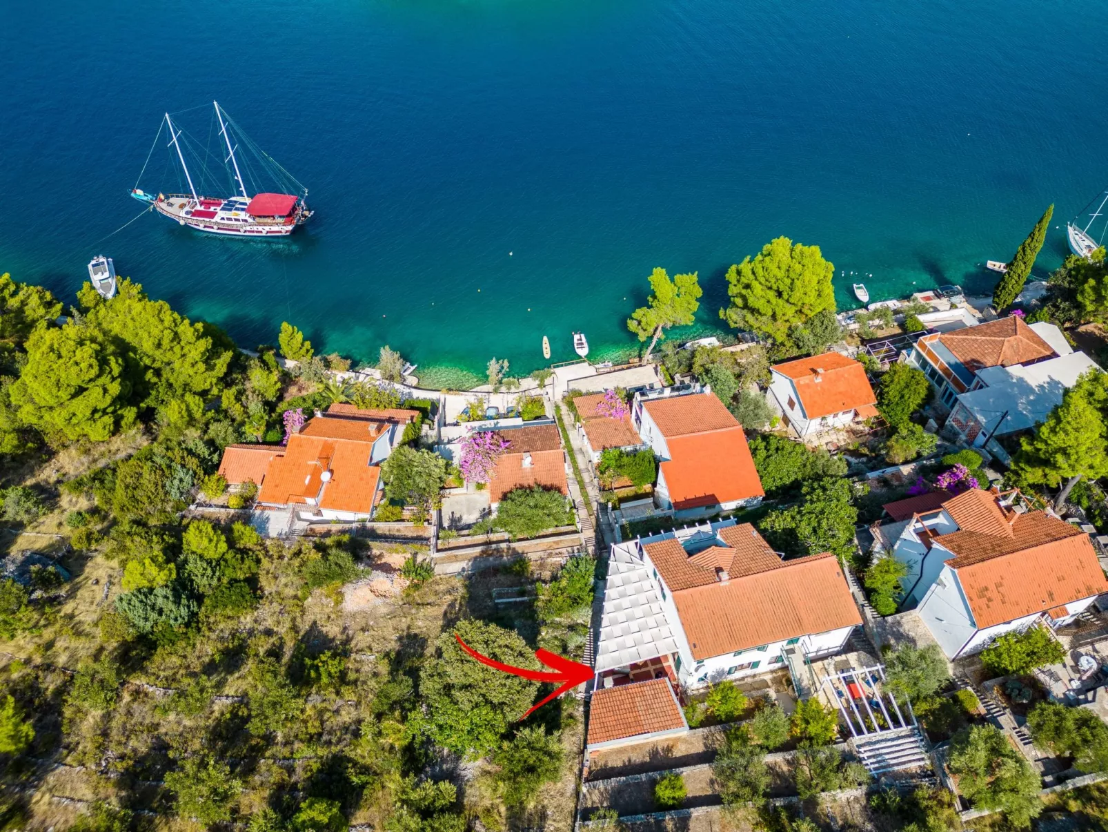 Villa Tudor mit atemberaubender Aussicht-Buiten