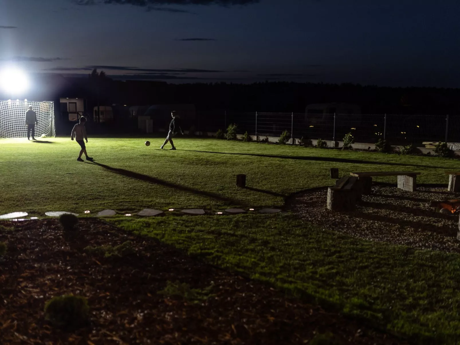 Mit Schwimmbad-Buiten