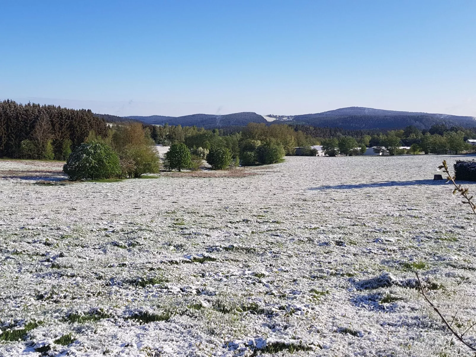 Moderne, niveauvoll eingerichtete Ferienwohnung-Buiten