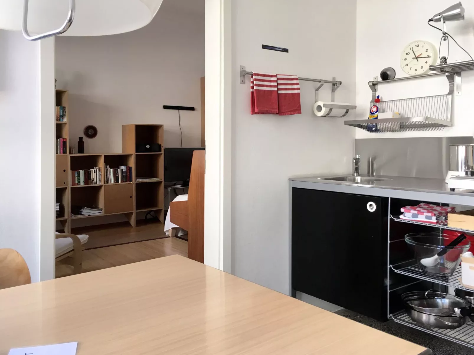 Zentrale Wohnung mit Klavier, Kunst und Design-Binnen