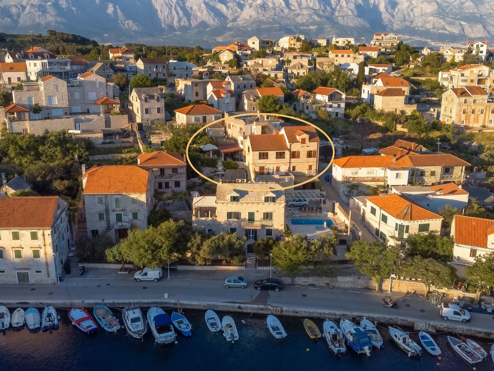 Ferienvilla "Laurus" mit Blick auf das Wasser-Buiten