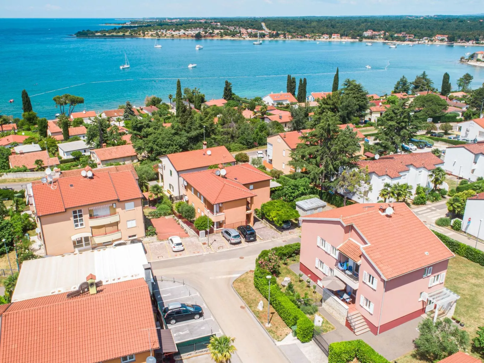 "Villa Pinta" mit Blick auf das Wasser