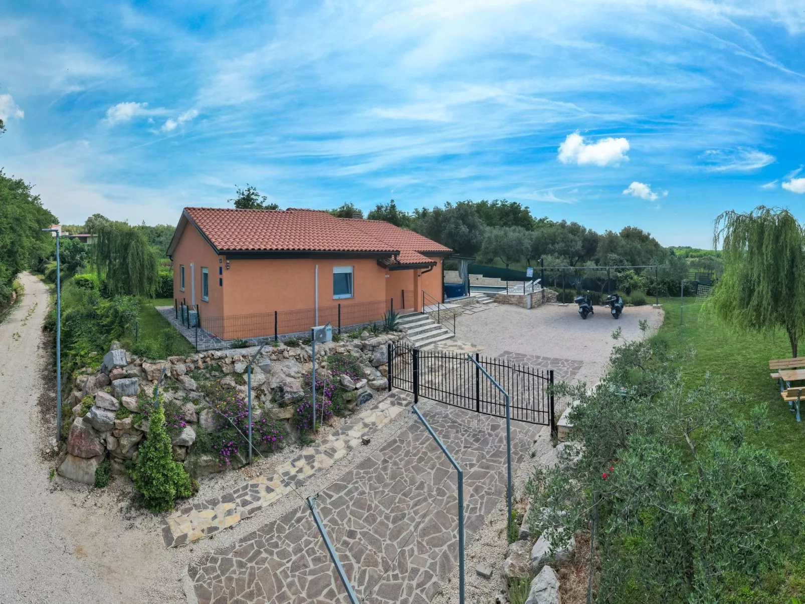 Villa Pendolina mit privatem Pool und Jacuzzi-Buiten