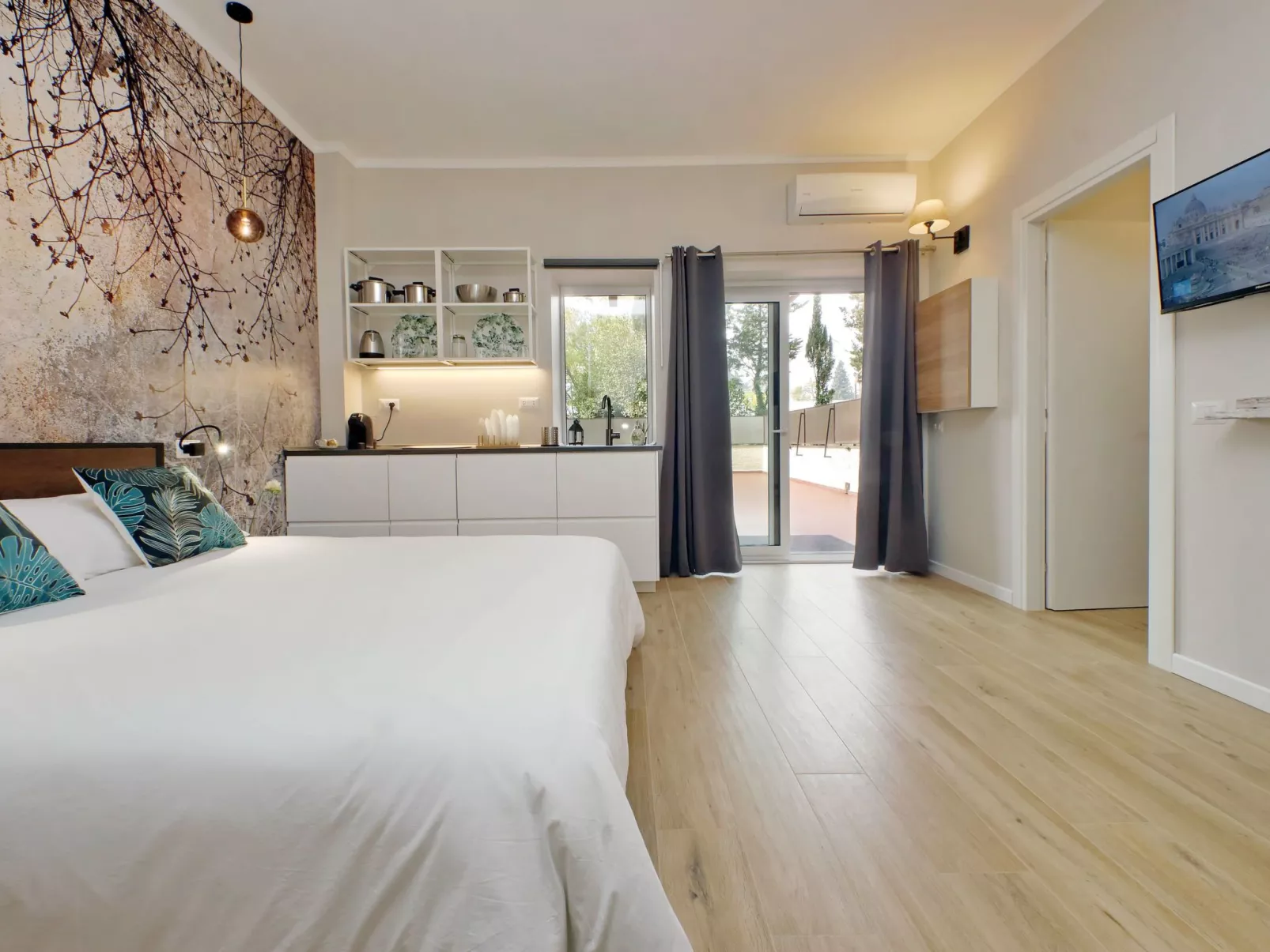 Rome Aurelia Terrace close to St Peter's Square Free Parking and Pool