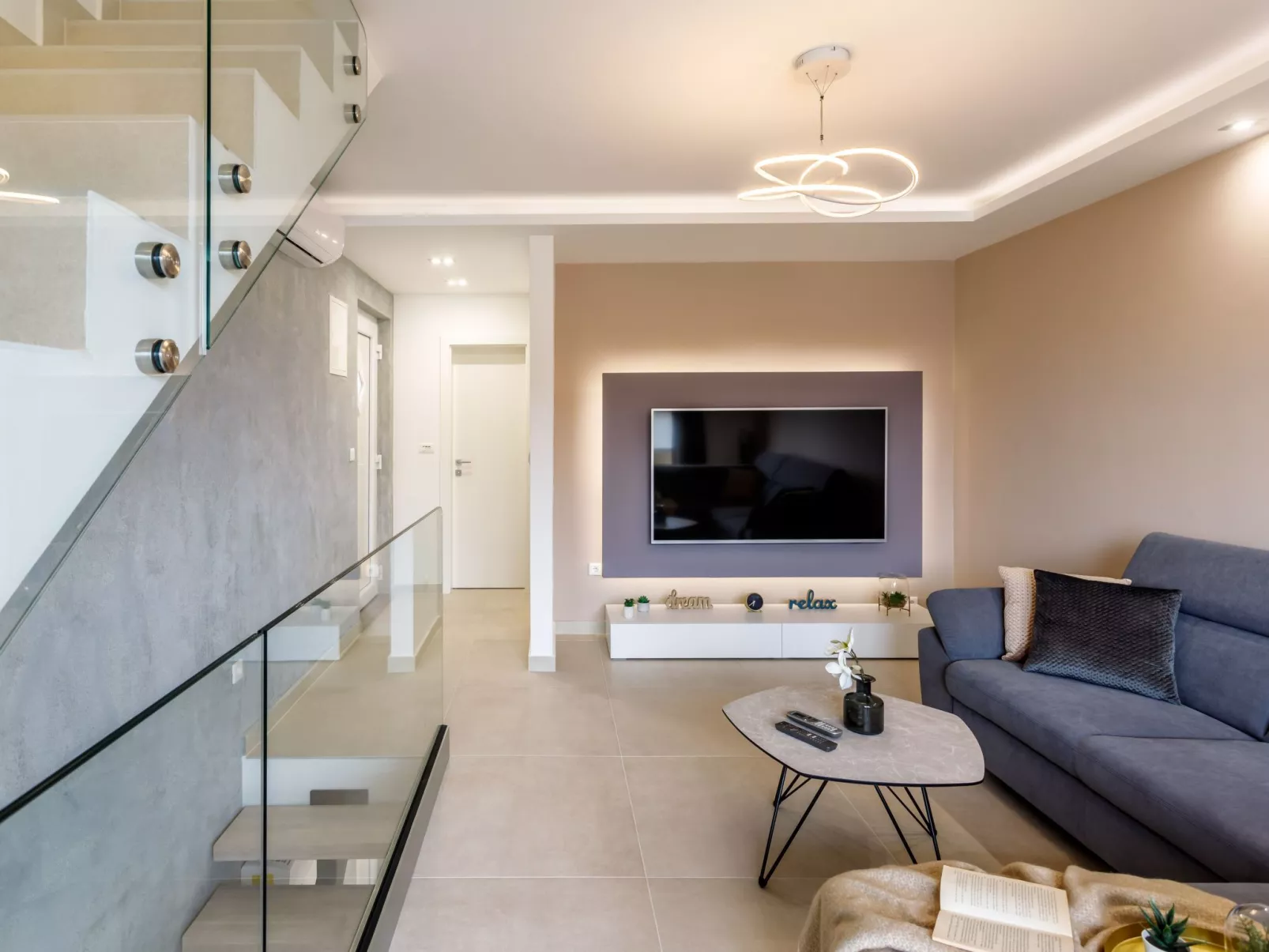 "Villa Tango2" mit Blick auf das Wasser-Image-tags.info