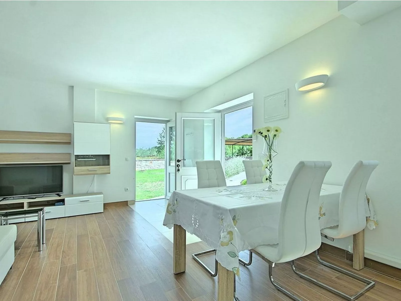 Villa Lenka mit Pool-Binnen