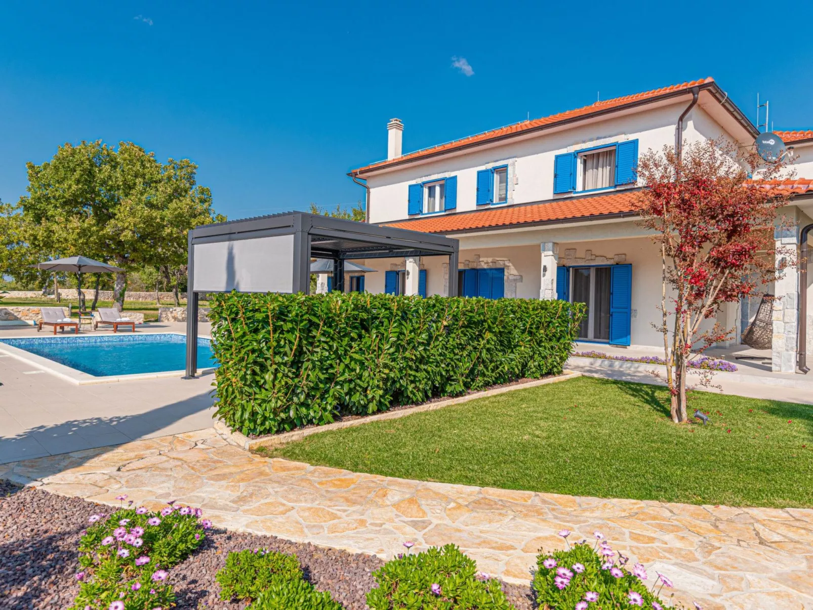 Villa Romansa mit Sauna und Whirlpool in Siritovci-Buiten