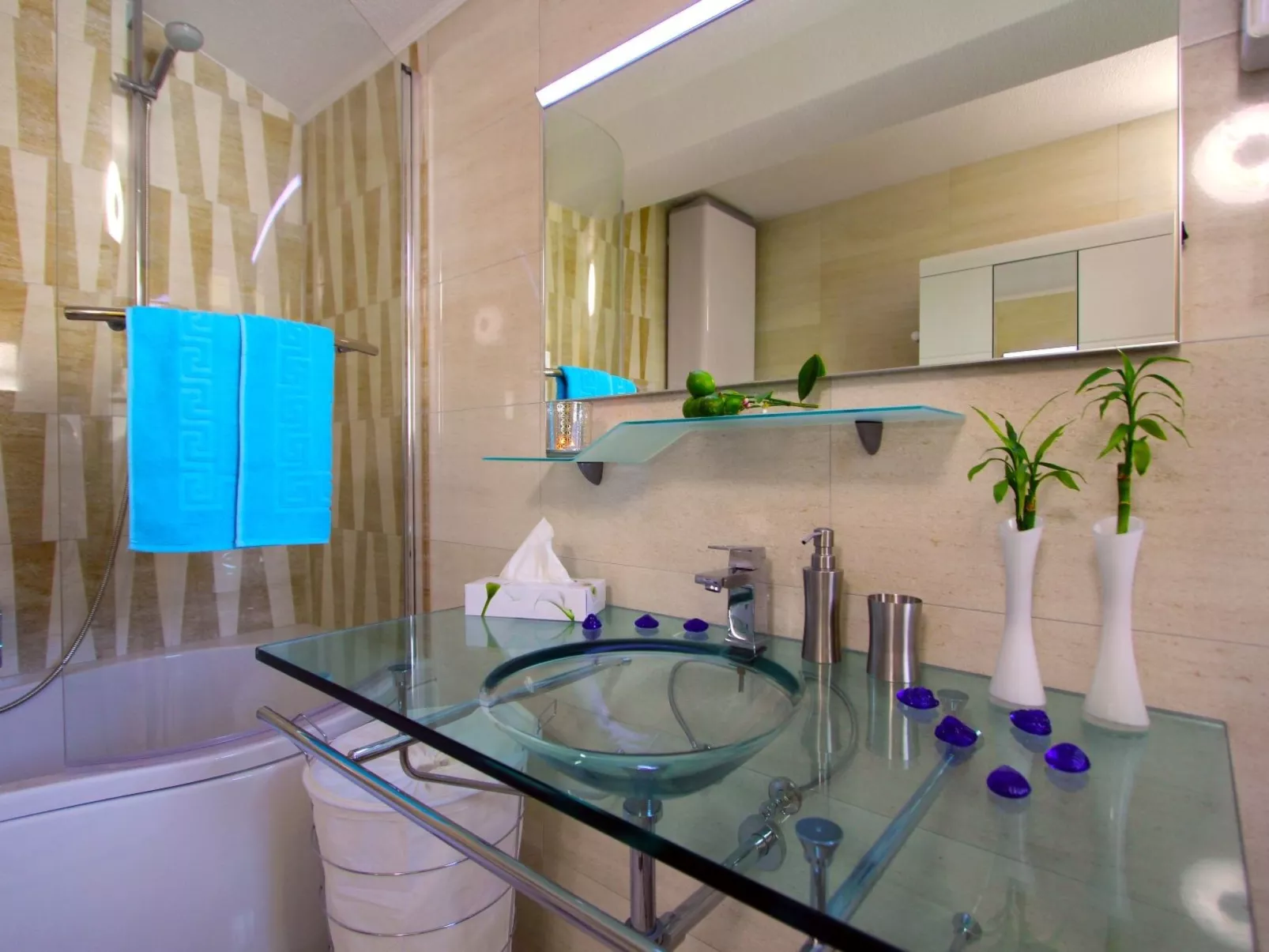 In Bol mit privatem Parkplatz-Image-tags.info