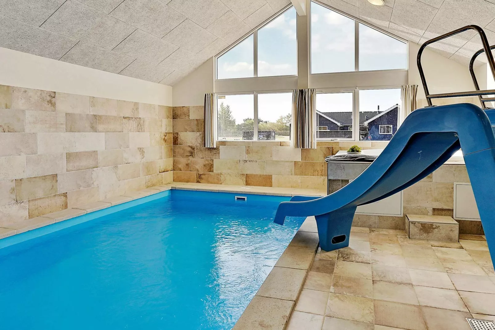 Luxe villa met zwembad -- By Traum Ferienwohnungen-Zwembad