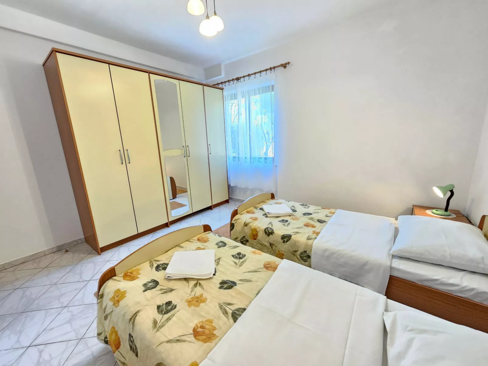 In Novi Vinodolski mit Grill, Terrasse und Garten-Binnen