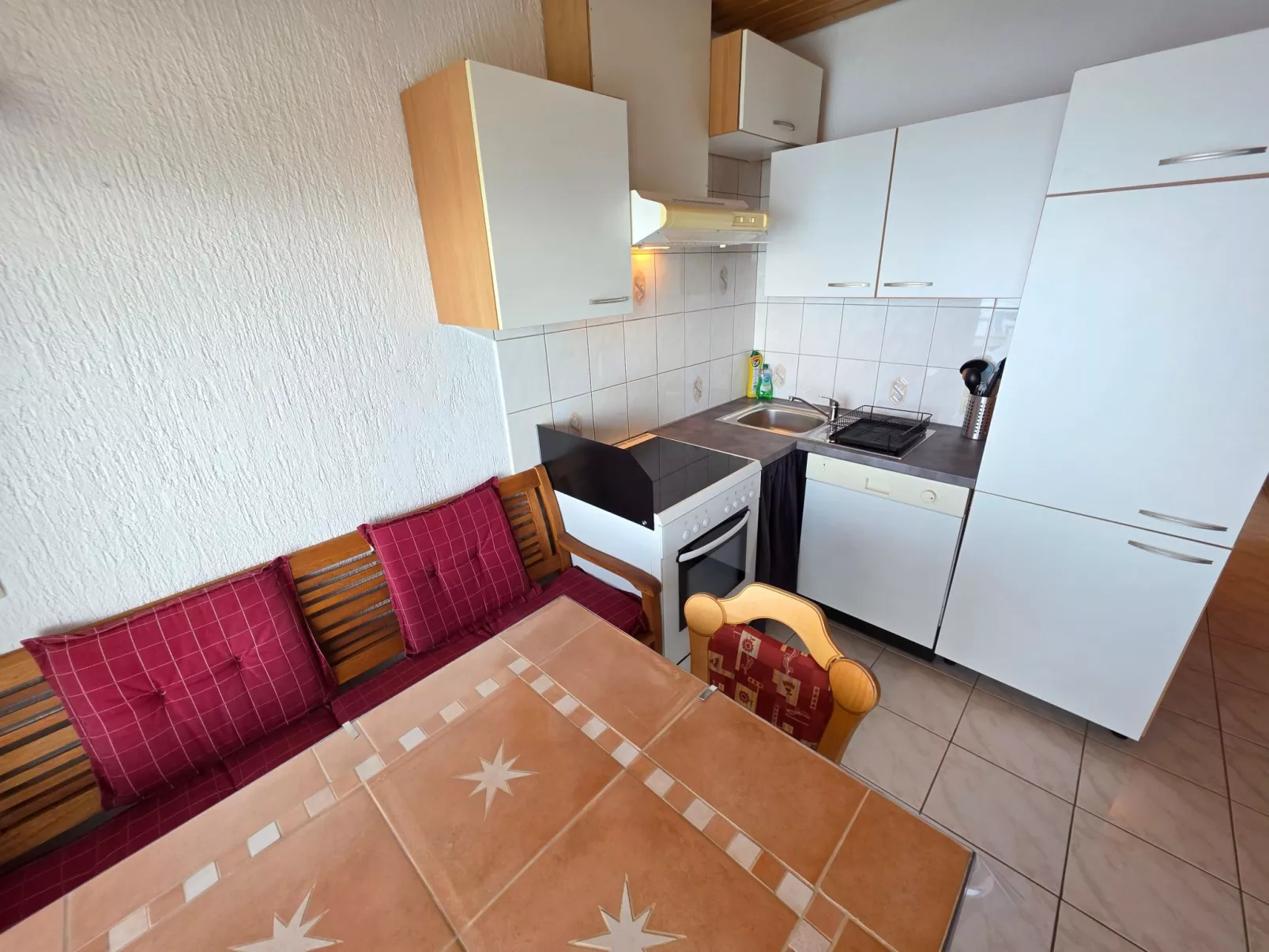 Wohnung mit Balkon, 150 m vom Strand entfernt-Binnen