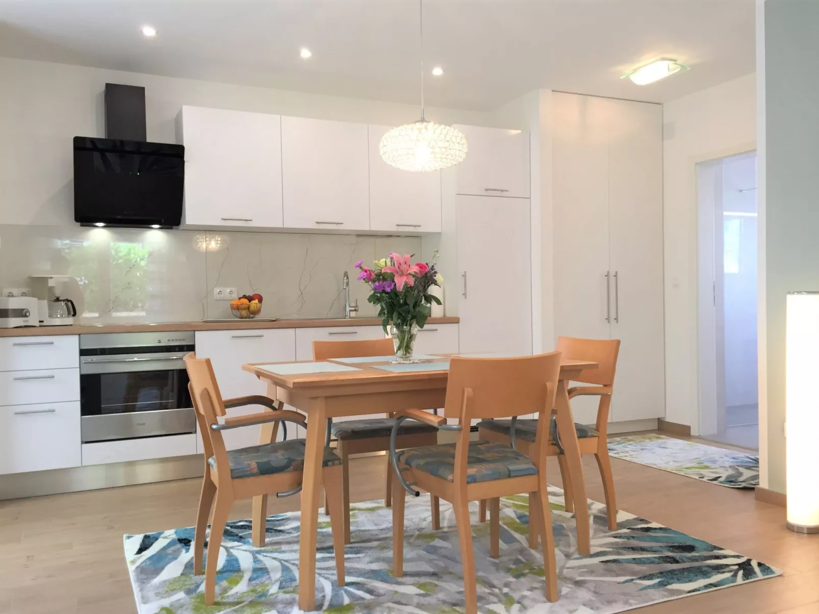 Klimatisierte Ferienwohnung in Okrug Gornji mit Gepflegtem Garten und Seeblick-Image-tags.info