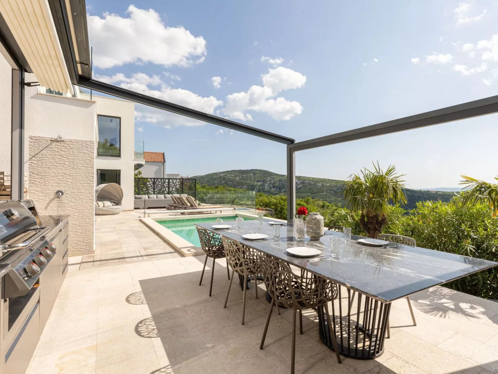 Designferienhaus mit Hot Tub-Buiten