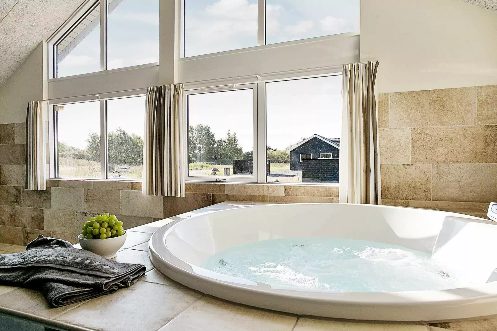 Luxe villa met zwembad -- By Traum Ferienwohnungen-Spa