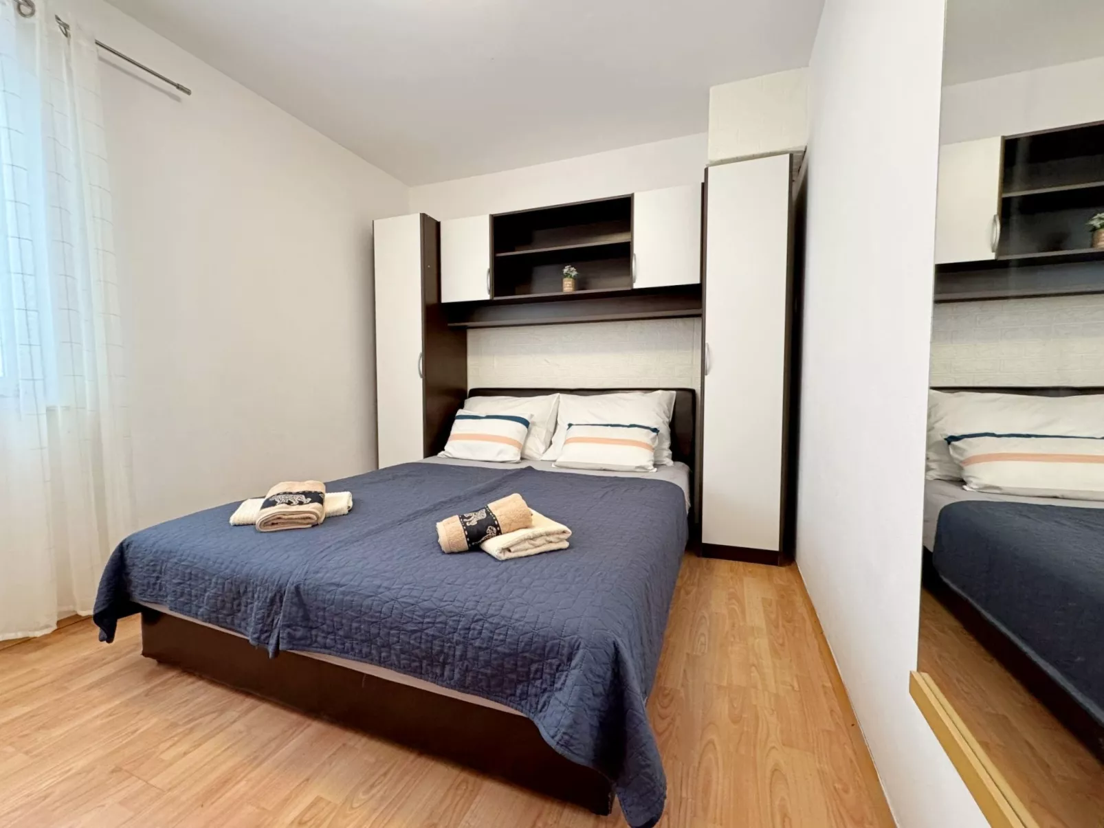 Apartment Car-Binnen