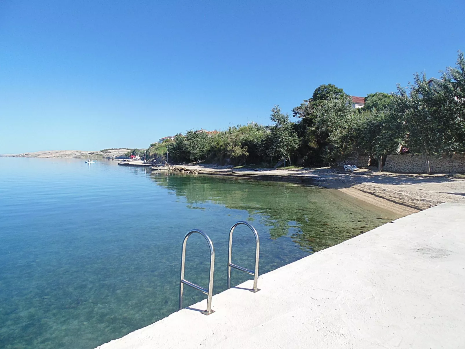 Komfortable Wohnung mit Balkon und Meerblick