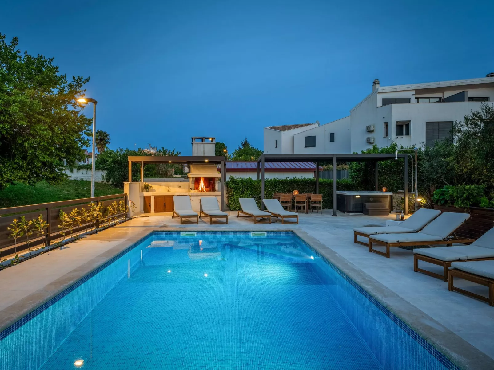 Residence Mala 1-Buiten