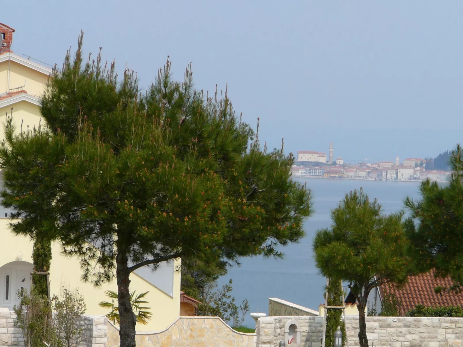 Villa del Golfo, Apartement mit Garten und Pool-Image-tags.info