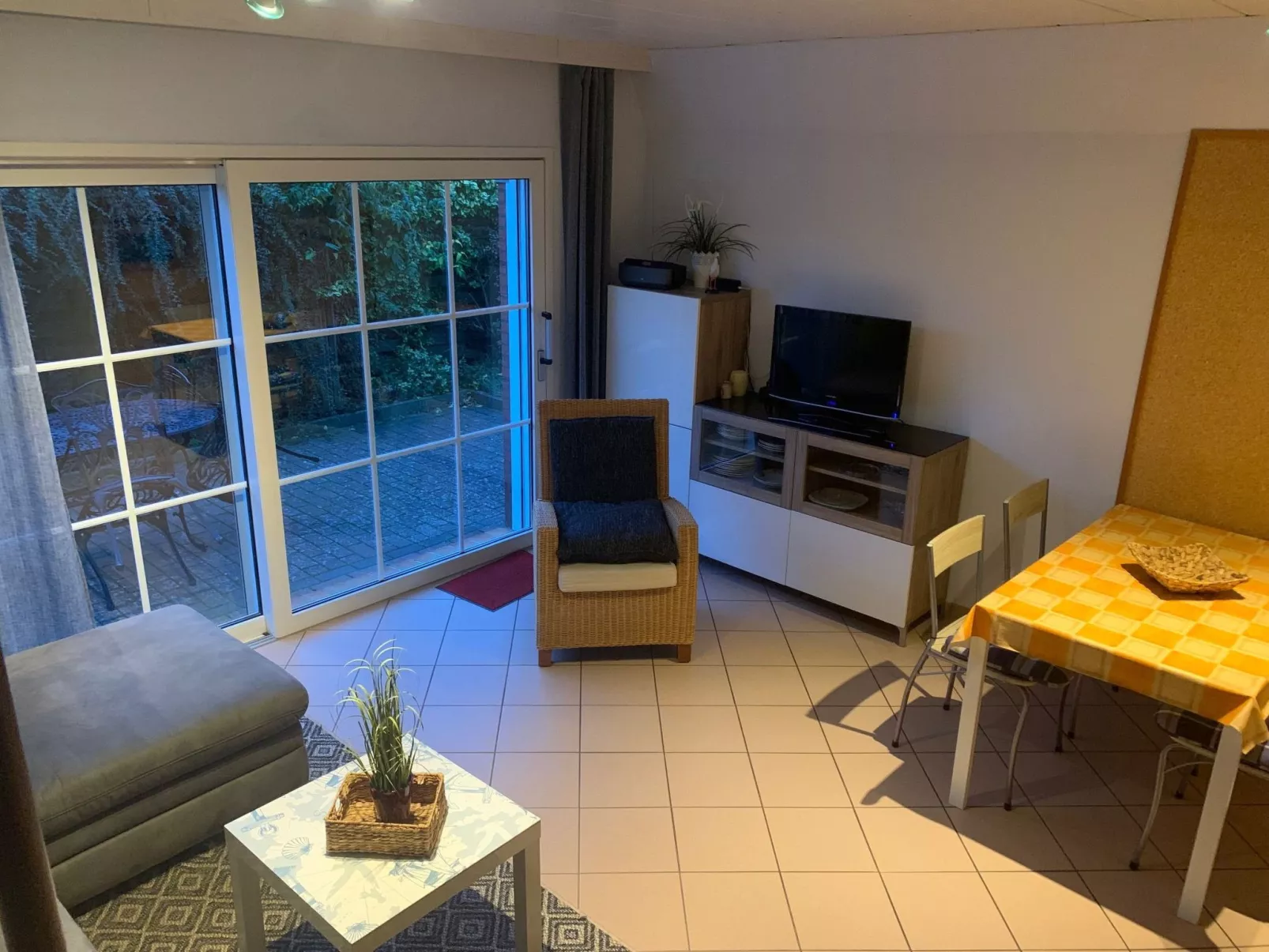 Sonniges Ferienhaus hinter dem Deich