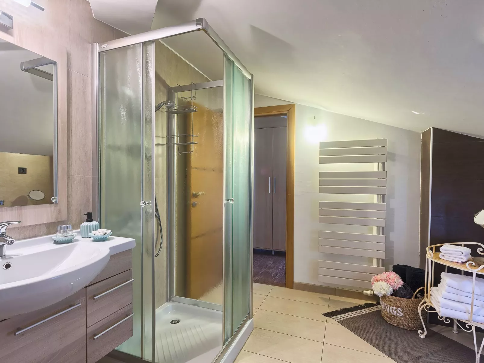 Geräumige Ferienwohnung für vier Personen mit Balkon und Meerblick-Binnen