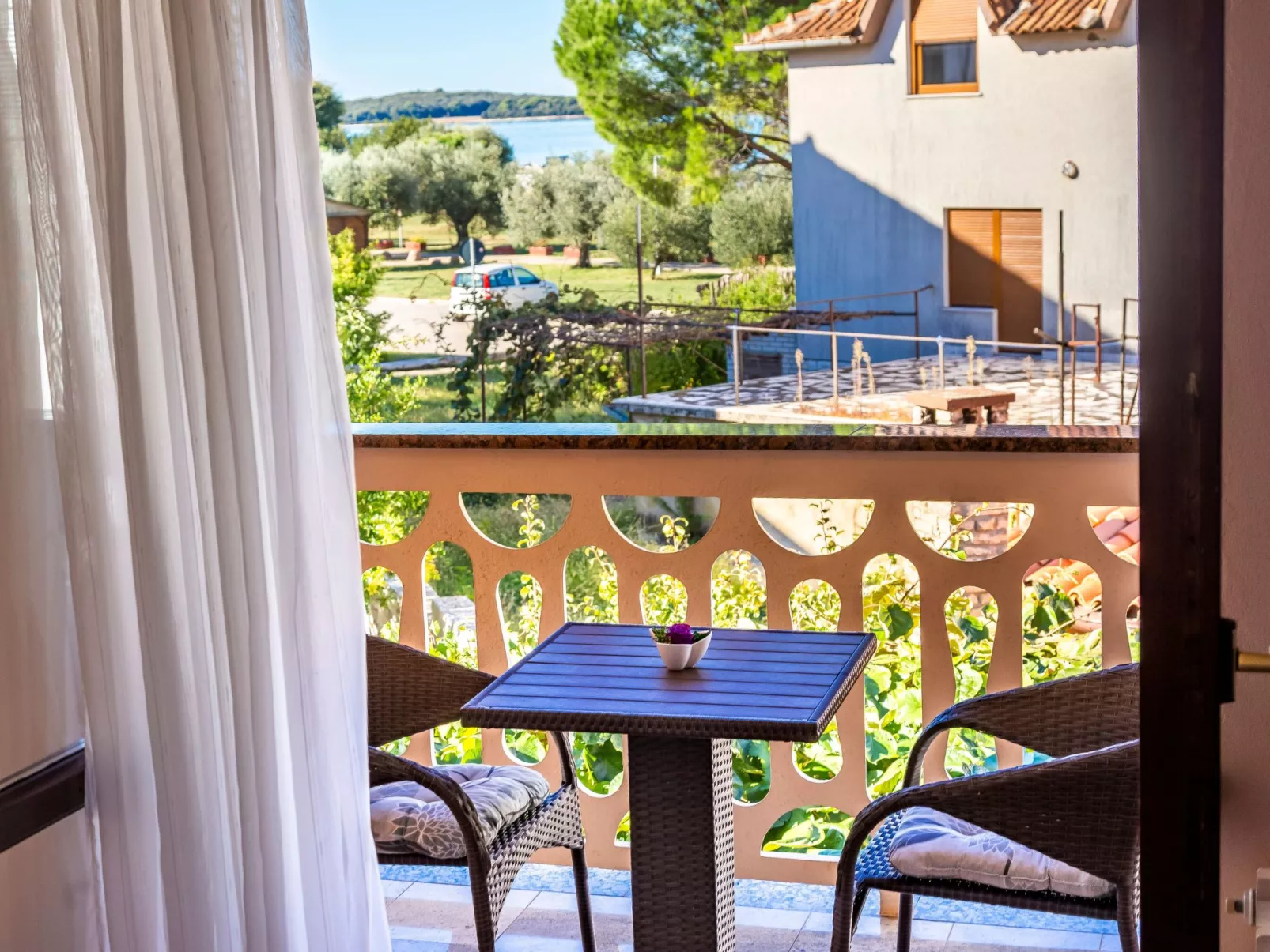 Wohnung in Fažana mit Grill, Garten und Terrasse-Buiten