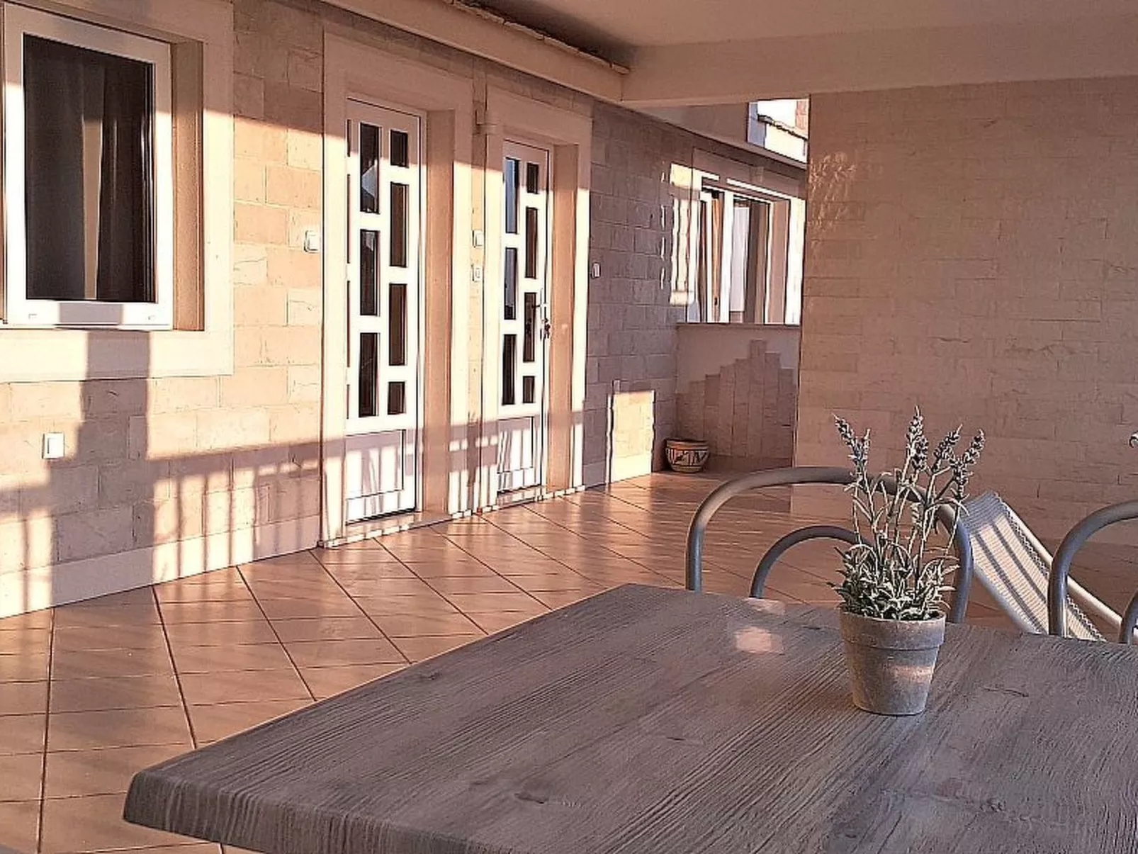 Mit Blick auf das Wasser - Image-tags.info