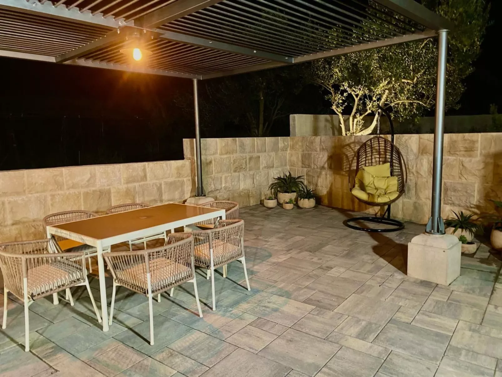 Villa mit beheiztem Infinity-Pool und Massagedüsen-Buiten