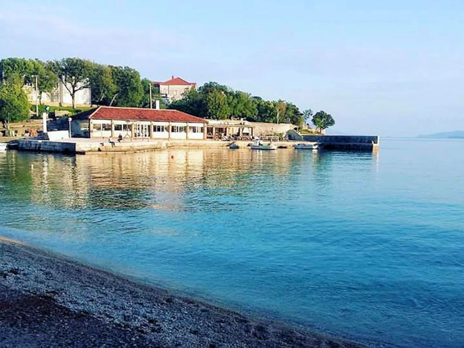 Wunderschönes Ferienhaus in Povile mit Garten, Terrasse und Grill und Meerblick-Buiten