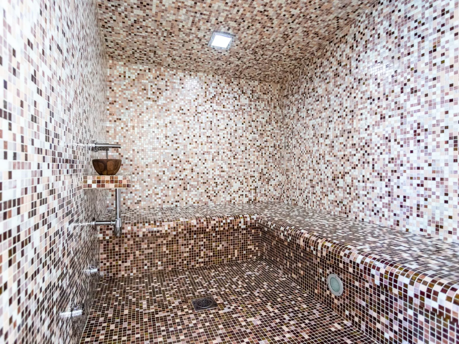 Helle Studio-Ferienwohnung mit Sonnenbalkon-Binnen