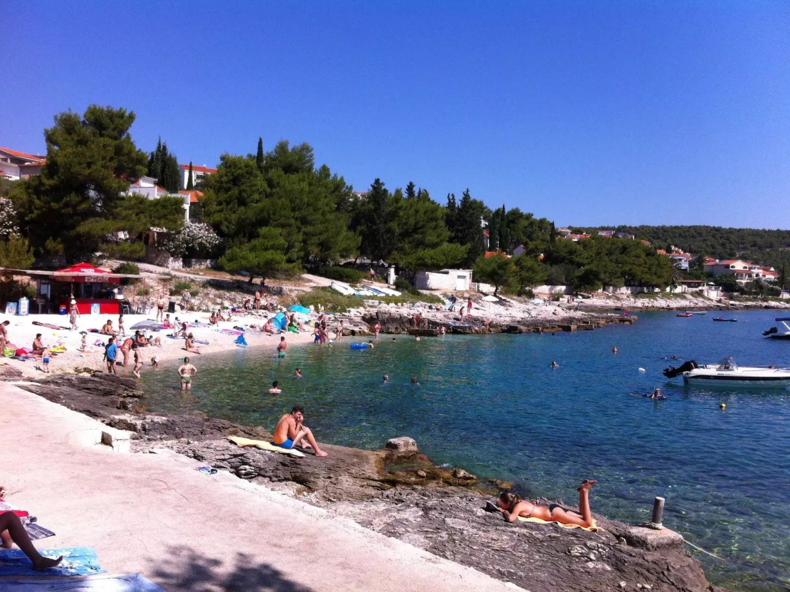 "Mladen" mit Blick auf das Wasser-Image-tags.info