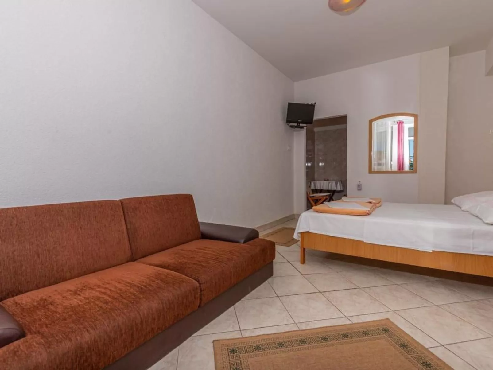 In Dramalj mit Kleiner Terrasse-Binnen