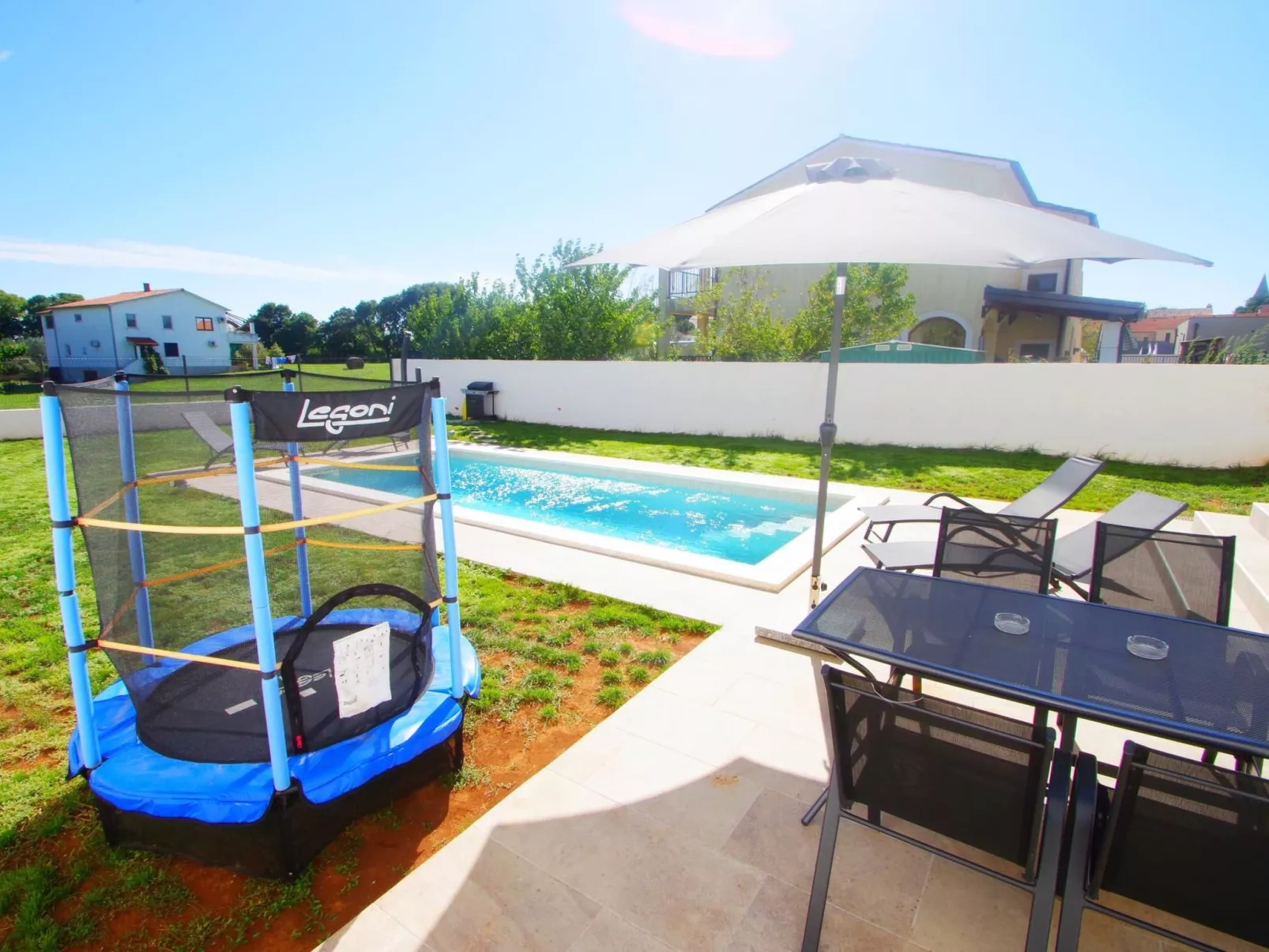 Ferienhaus, privater Pool, Dorf Šišan-Buiten