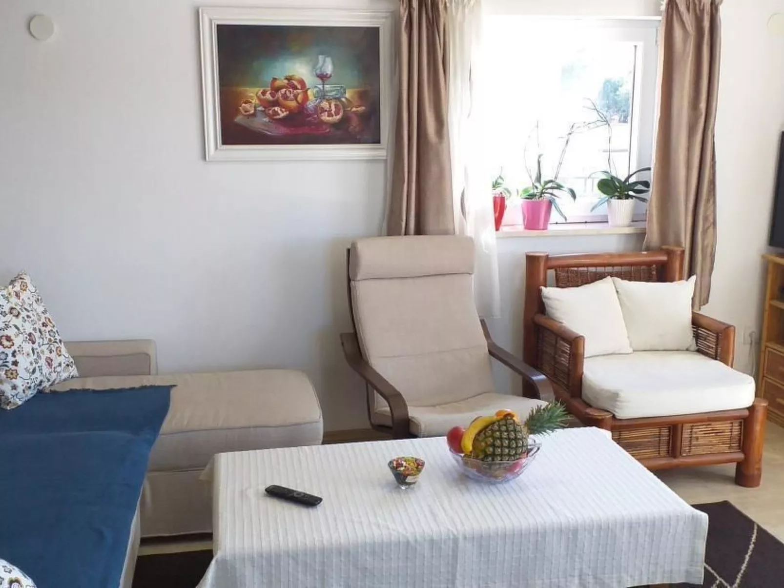 "Neue Wohnung" mit Privatparkplatz-Binnen