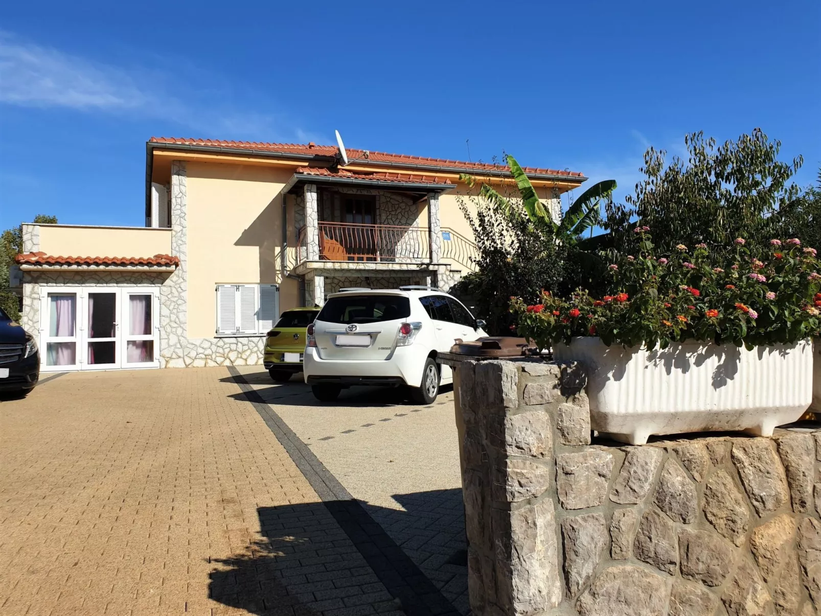 Apartment Nevenka-Buiten