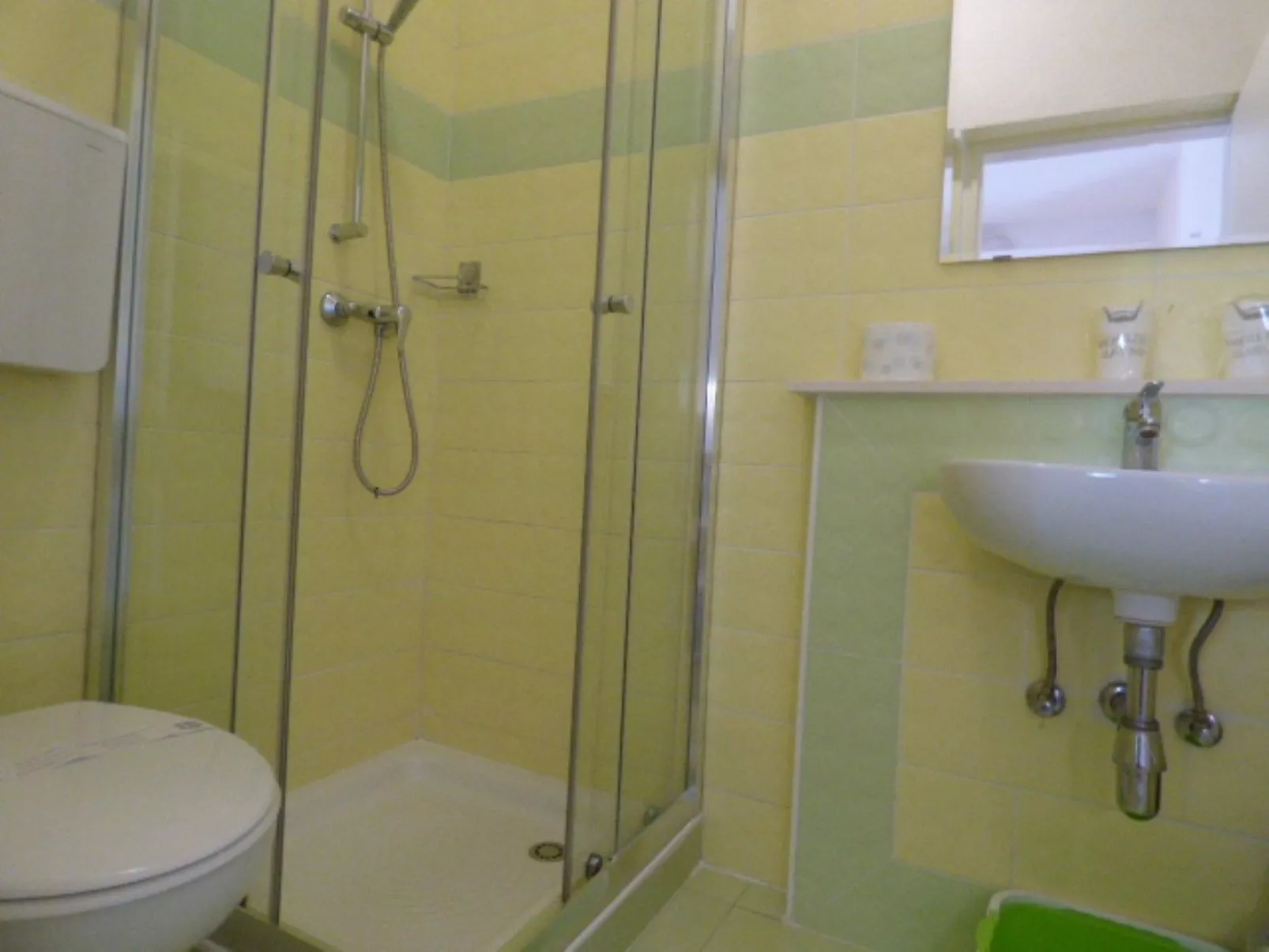 Kleines Apartment in der ersten Etage-Binnen