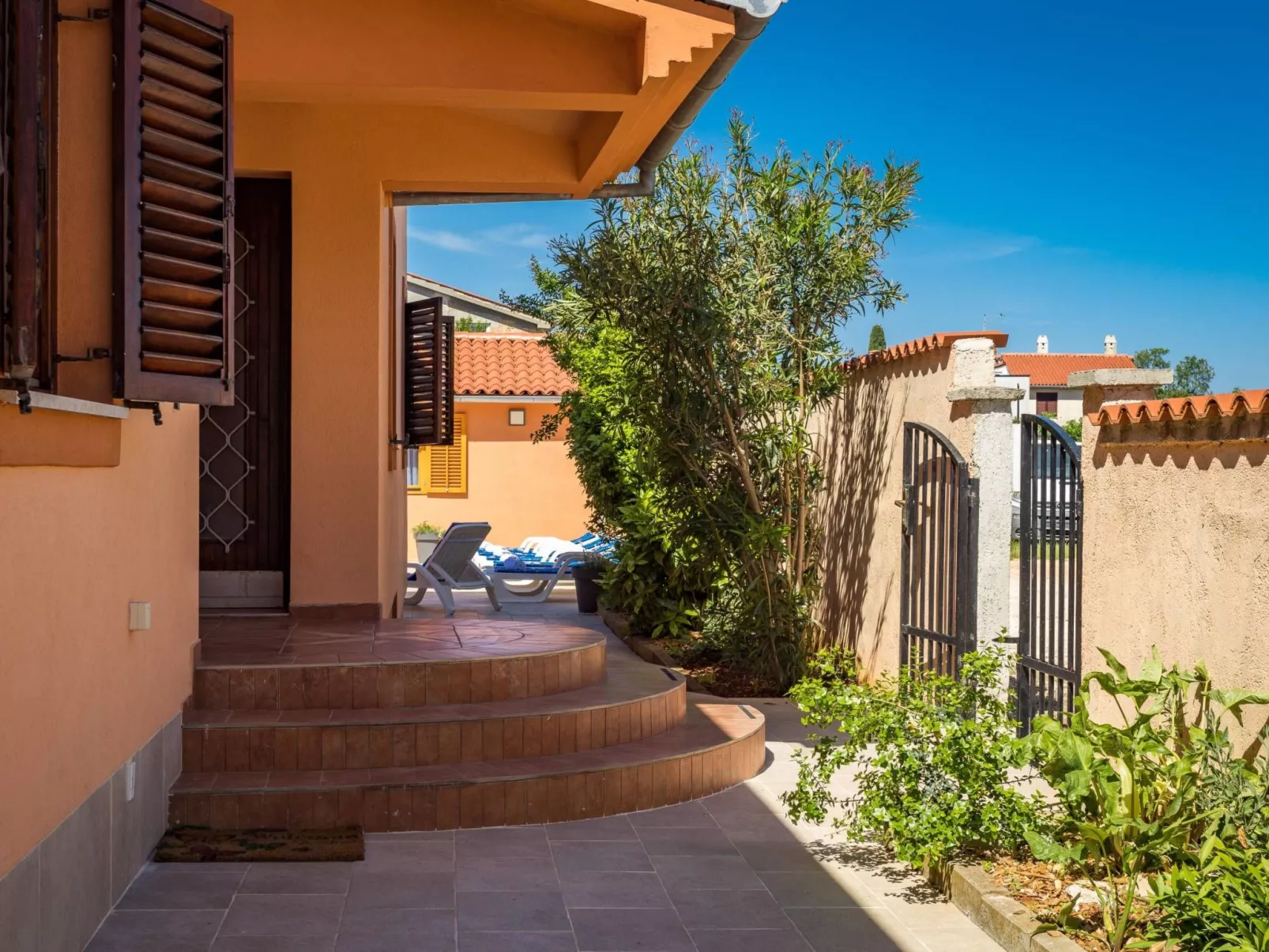 Ferienvilla "Ena"-Buiten