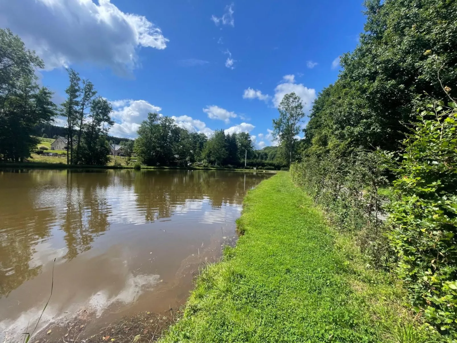 Chalet du pêcheur - Sauna und Hallenbad-Buiten