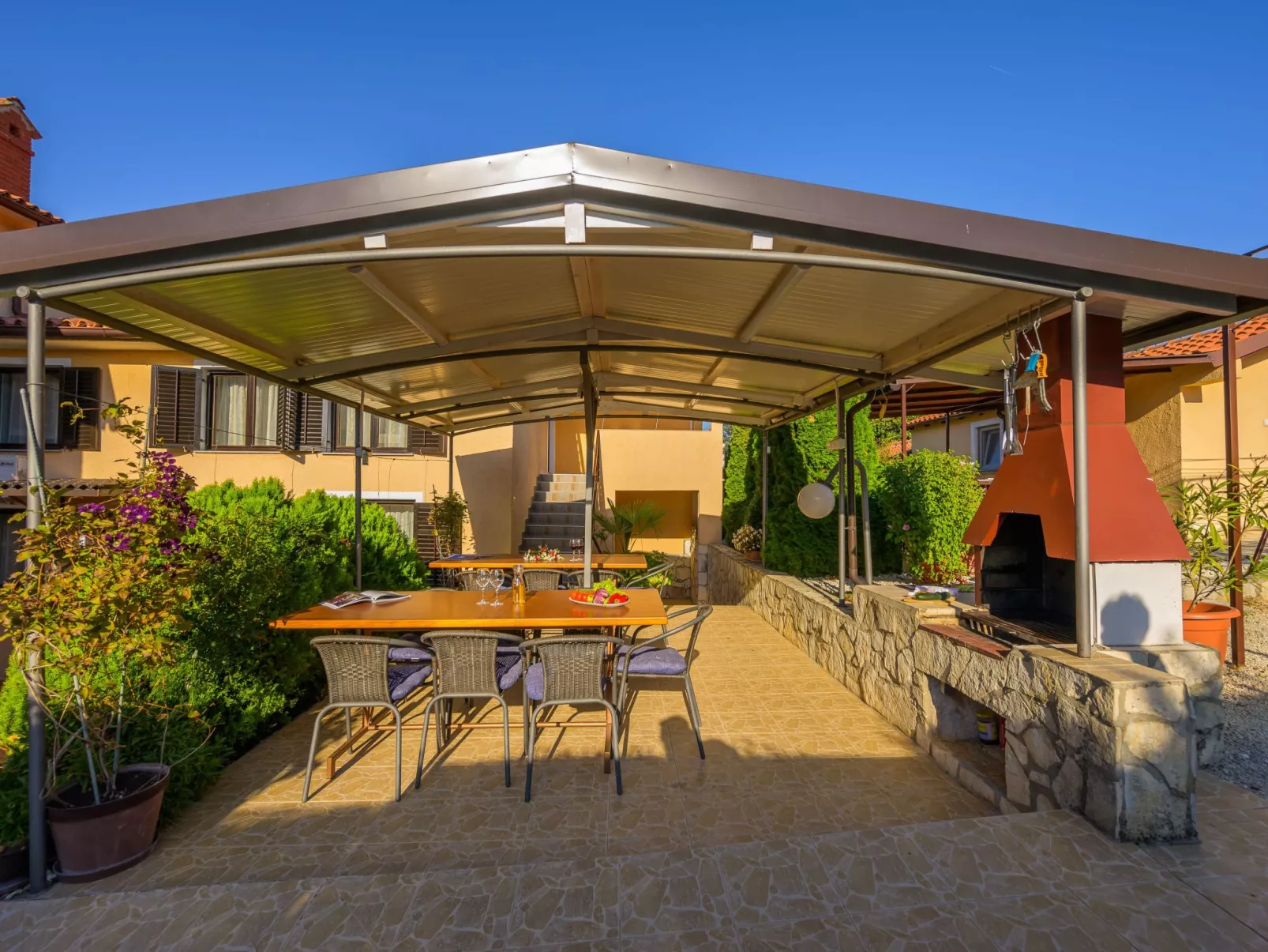 Ruhig gelegene Ferienwohnung 7-Buiten