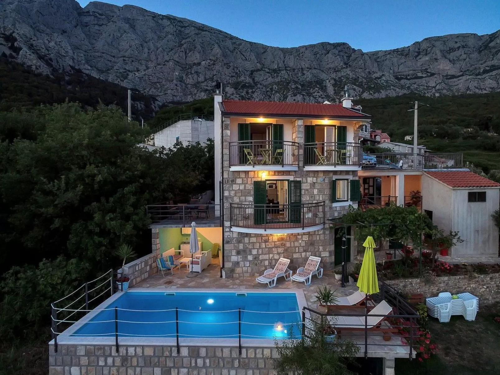 Renoviertes Ferienhaus in Tučepi mit Privatem Pool-Binnen