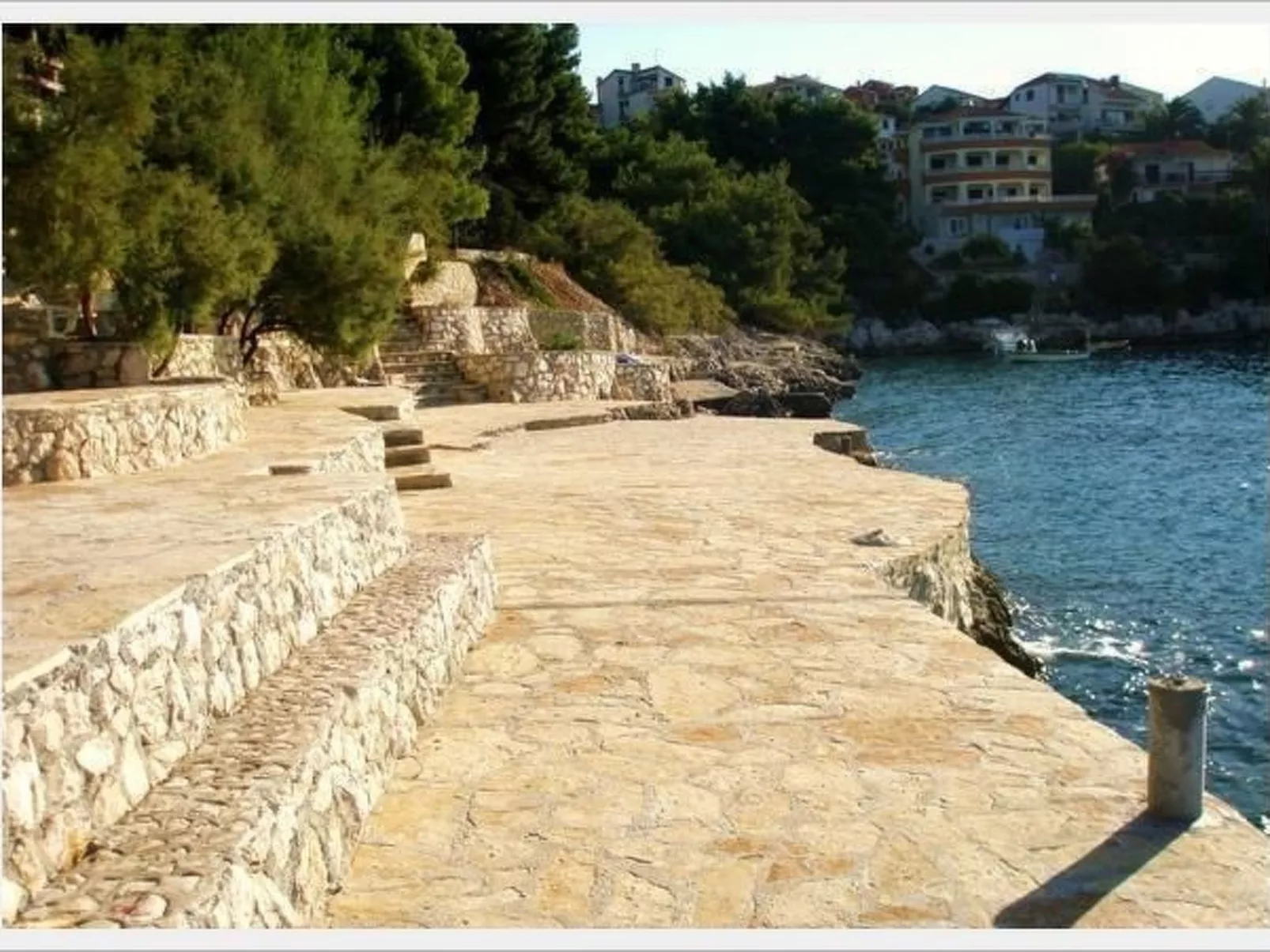 Villa Mediteran, kleine Ferienwohnung mit Terrasse