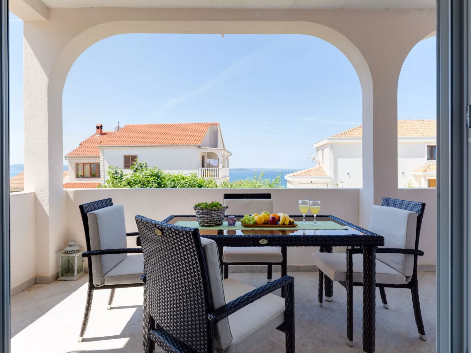 "Lenko 2" mit Blick auf das Wasser-Buiten