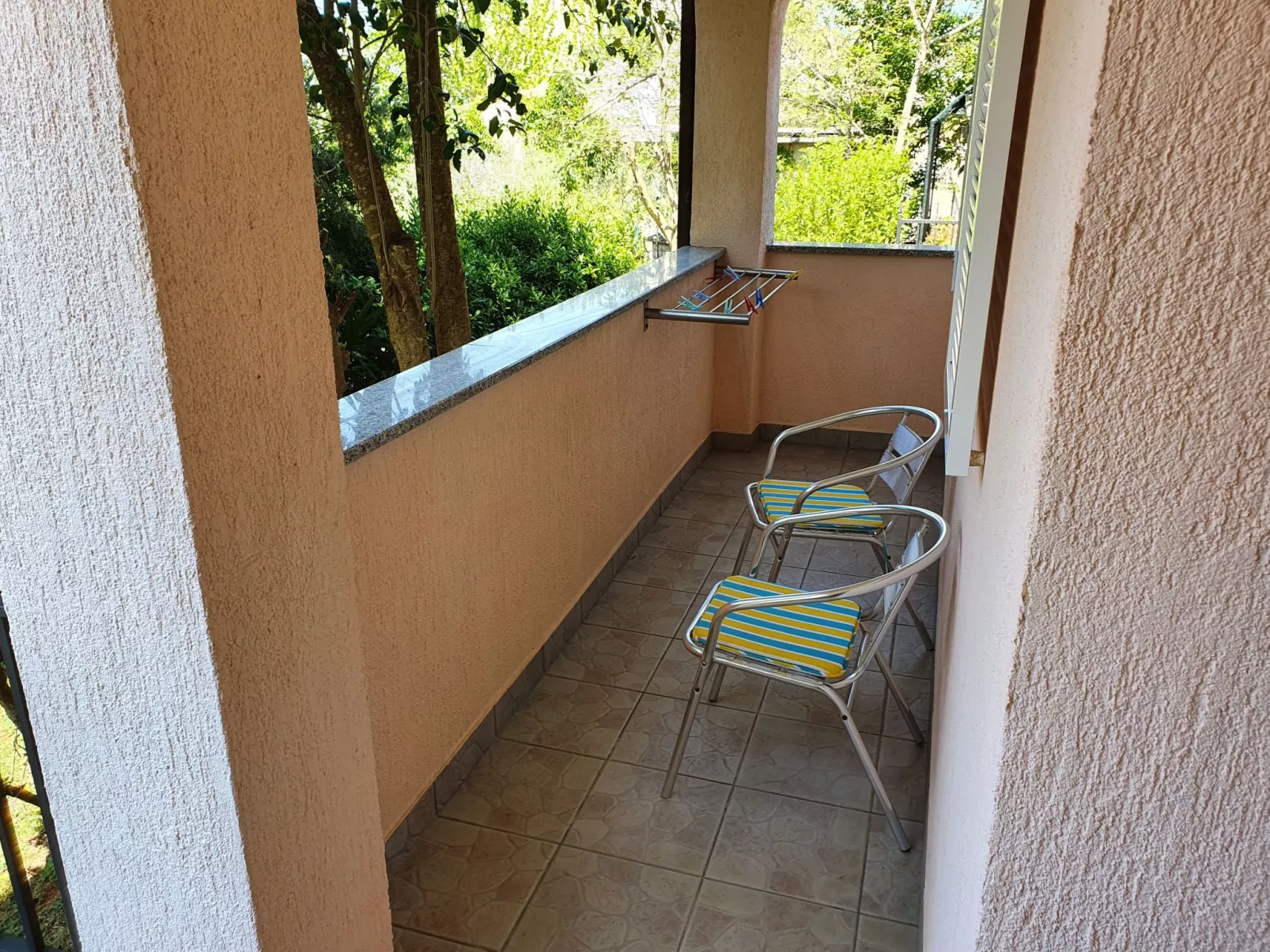 Mit privater Terrasse-Binnen