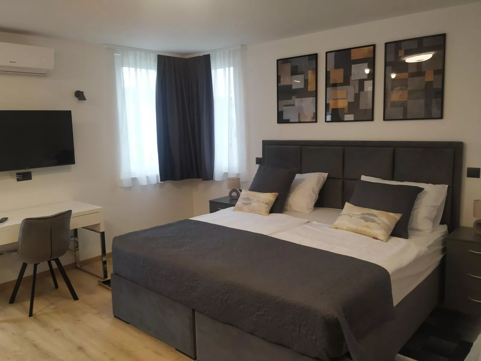 Ferienvilla mit privatem Pool-Binnen