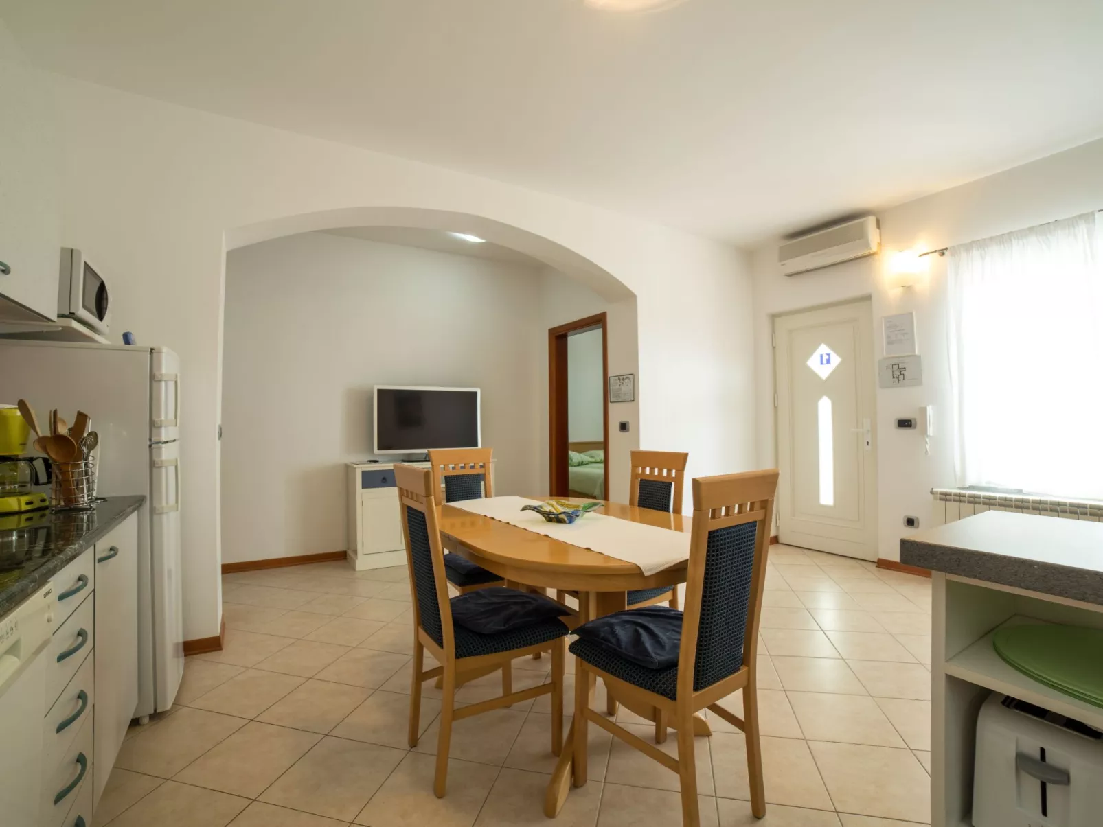 Wohnung mit Terrasse-Binnen